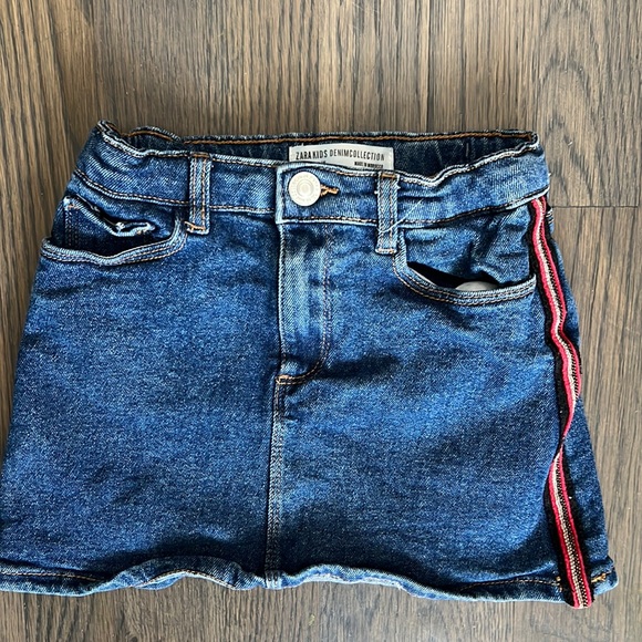 5/$20 Cool denim skirt by Zara - Picture 1 of 3